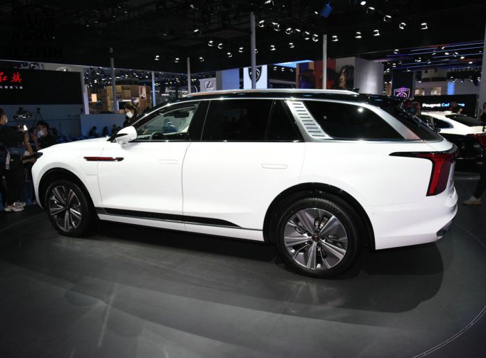 Hongqi E-HS9 690km 6 Seats (9)