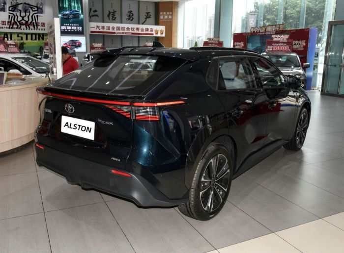 Toyota bZ4X 500km 4WD Premium (8)